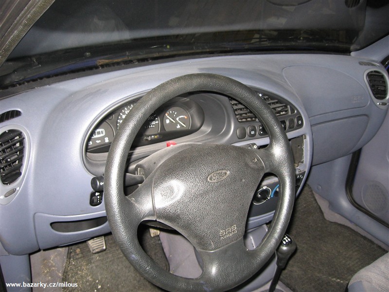 Ford Fiesta 1,3 - Fotografie . 3