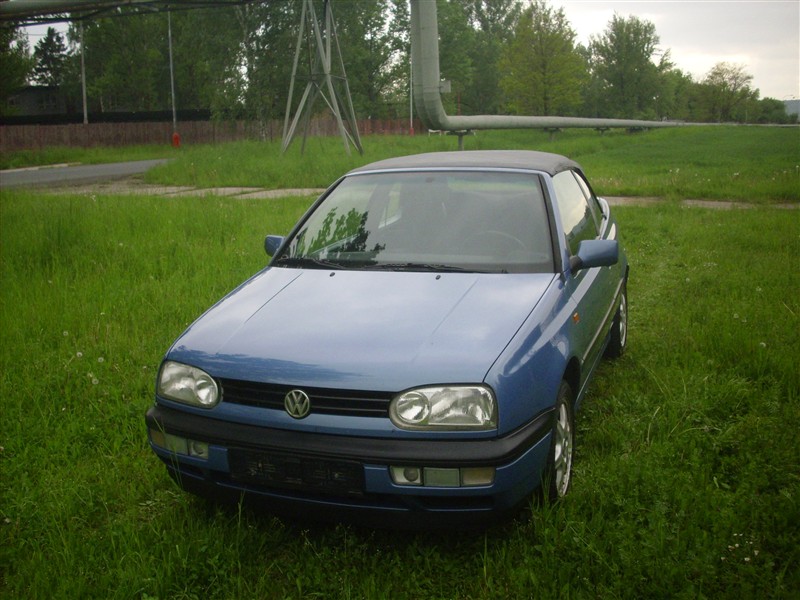VW Golf III Cabrio 1.8 i rok 1994 modr metallza - Fotografie . 1
