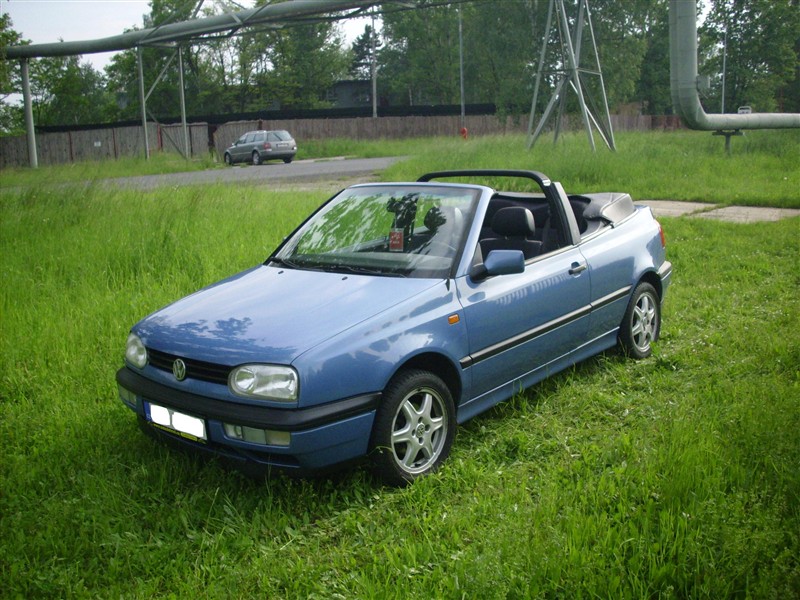 VW Golf III Cabrio 1.8 i rok 1994 modr metallza - Fotografie . 4